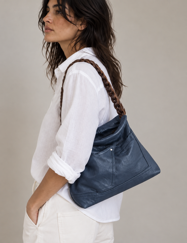 B55♻️ braided handle shoulder bag